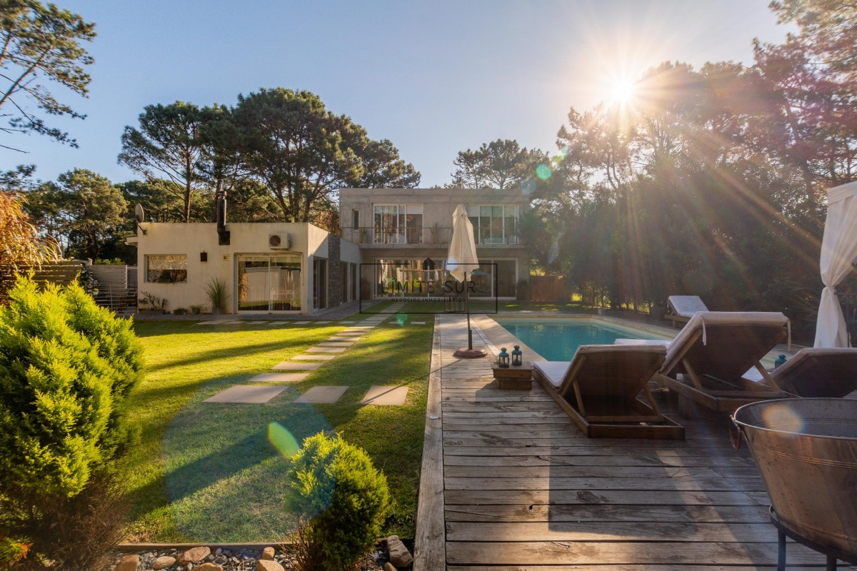 Casa ID.78 - Venta Casa 4 dormitorios en Montoya, La Barra, Punta del Este