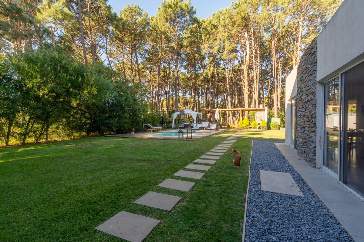 Casa ID.78 - Venta Casa 4 dormitorios en Montoya, La Barra, Punta del Este