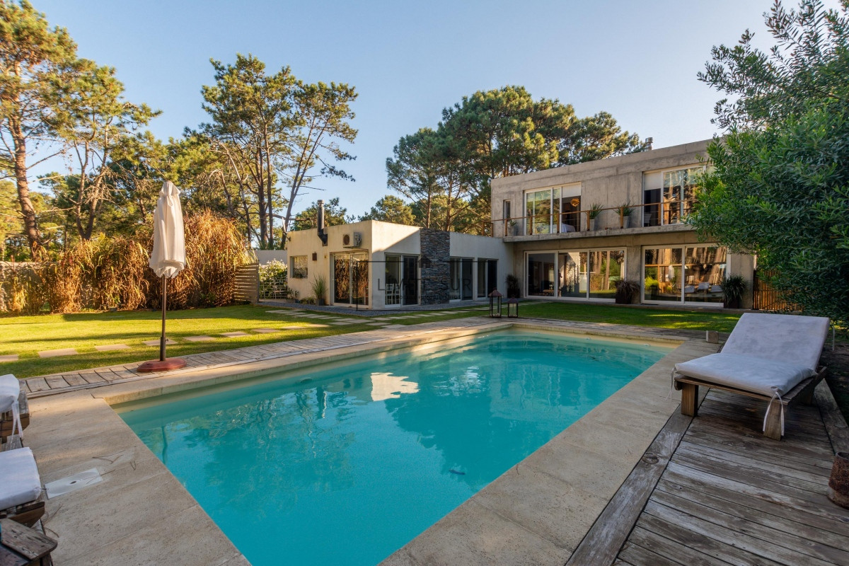 Casa ID.78 - Venta Casa 4 dormitorios en Montoya, La Barra, Punta del Este