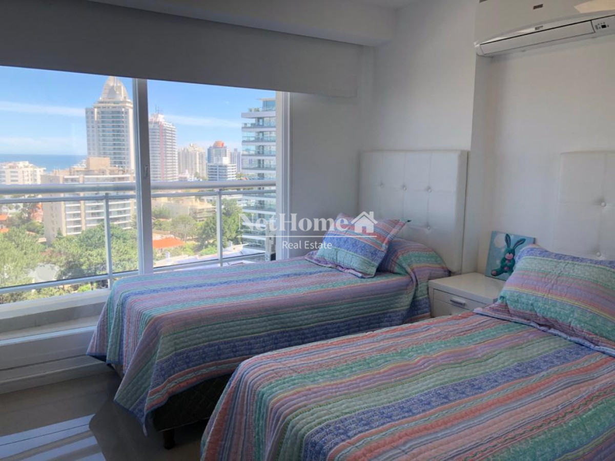 Apartamento ID.241 - Roosevelt Apartamento 2 Dormitorios en Suite Piso alto con excelente vista al mar