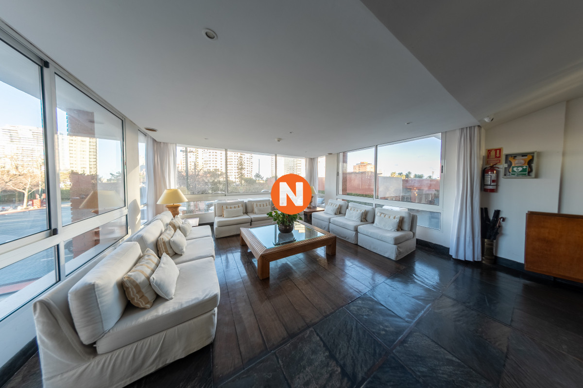 Apartamento Ref.224021 - Apartamento en Venta , Punta del Este