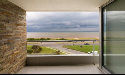 Venta Apartamento  2 dormitorios Playa Mansa Punta del Este