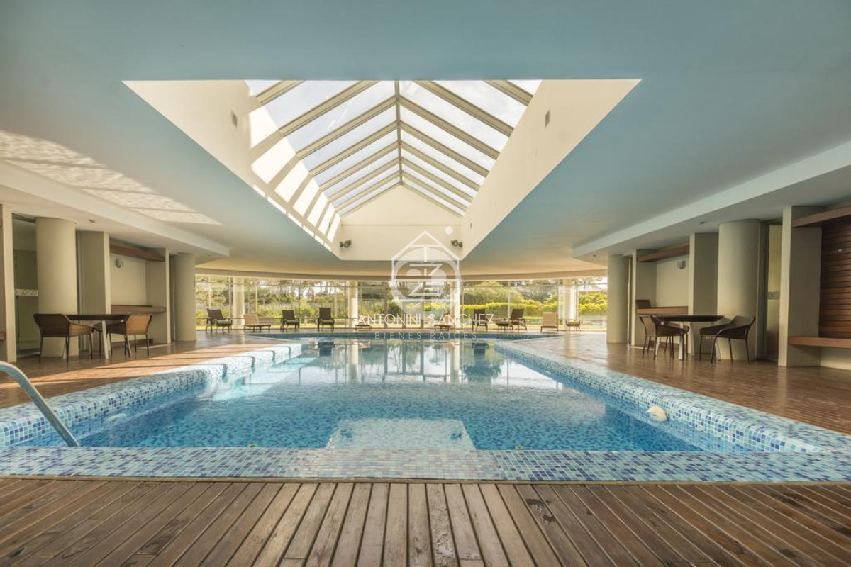 Apartamento ID.1262 - Venta Apartamento 3 dormitorios y dependencia en Ocean Drive Punta del Este
