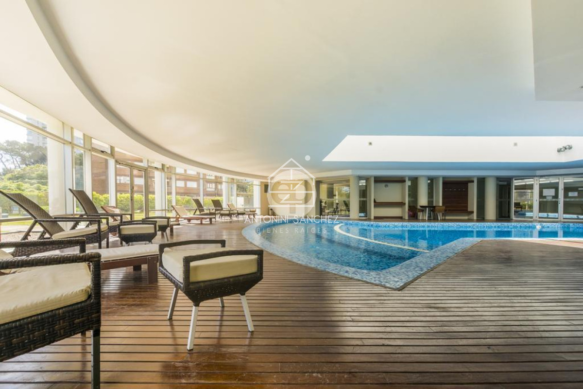 Apartamento ID.1262 - Venta Apartamento 3 dormitorios y dependencia en Ocean Drive Punta del Este