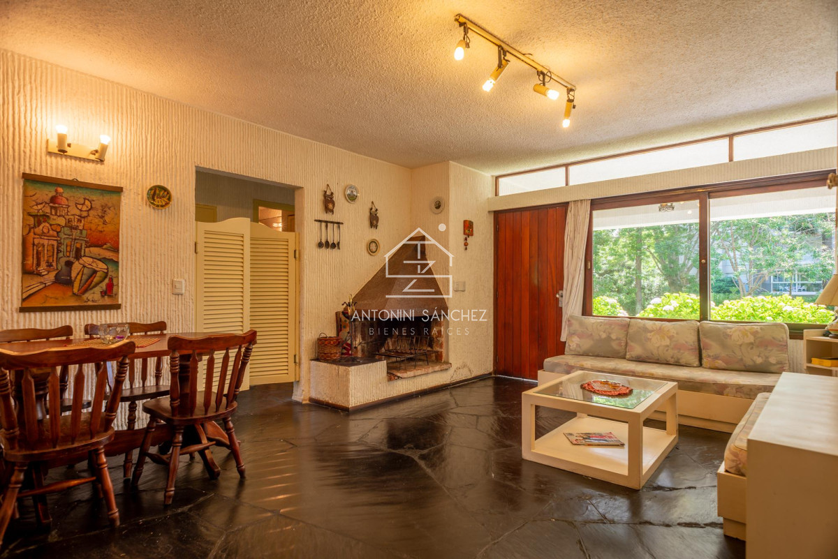 Apartamento ID.1854 - Venta Departamento 2 dormitorios estilo casa Roosevelt Punta del Este