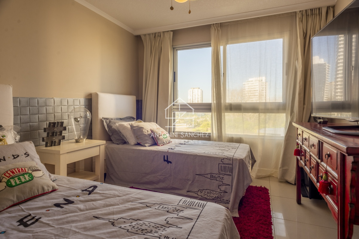 Apartamento ID.1262 - Venta Apartamento 3 dormitorios y dependencia en Ocean Drive Punta del Este