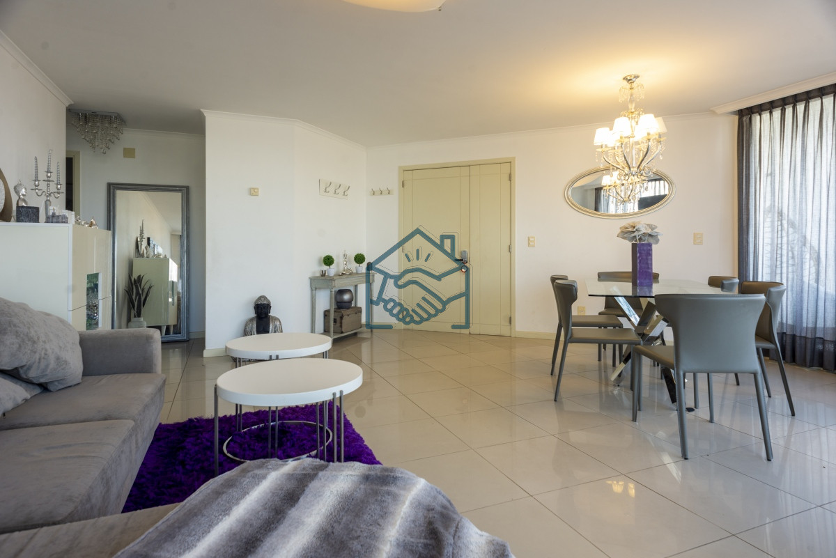 Apartamento ID.1398/Venta-Apartamento-3-dormitorios-y-dependencia-en-Ocean-Drive-Punta-del-Este - Venta Apartamento 3 dormitorios y dependencia en Ocean Drive Punta del Este