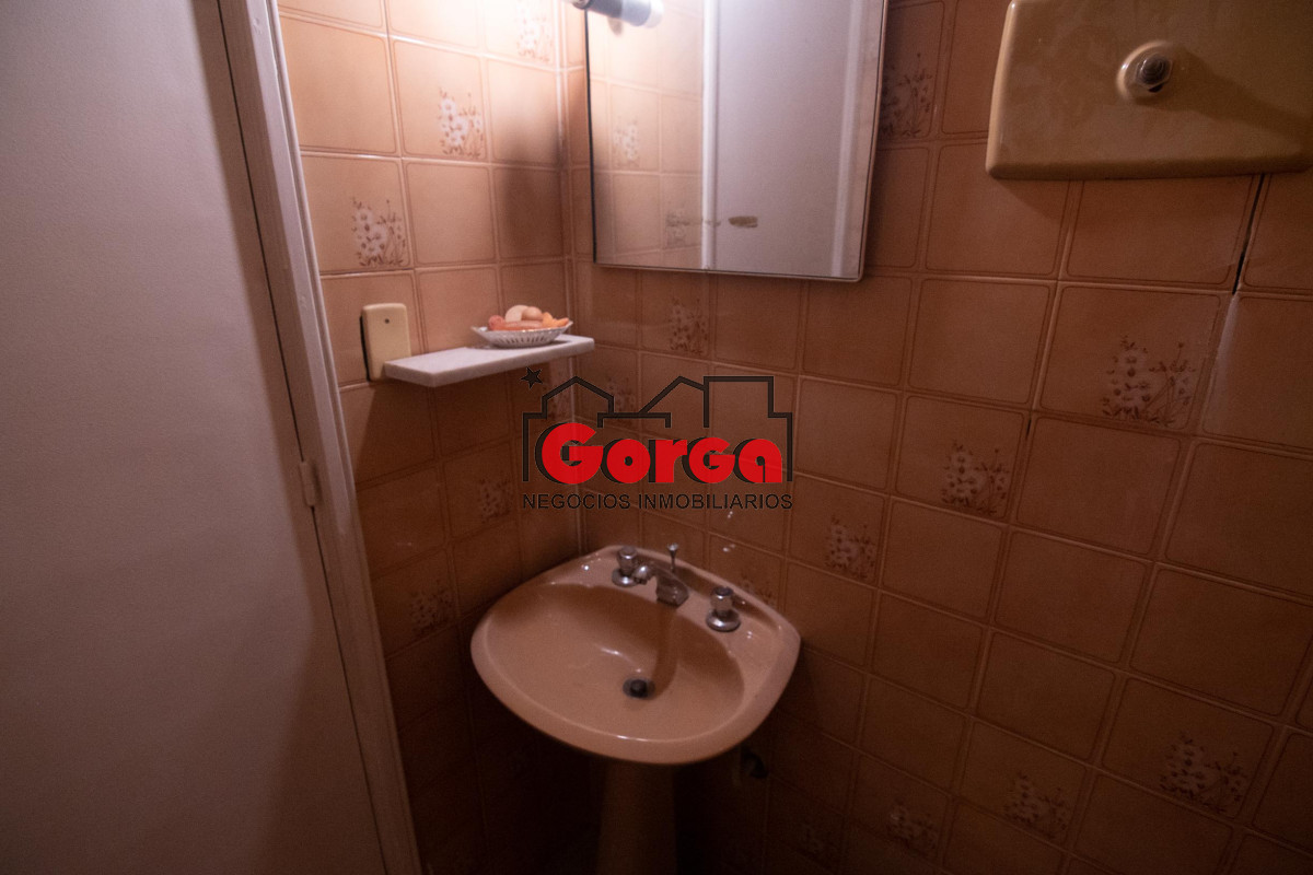 Apartamento ID.393 - Venta Apartamento 3 dorm + servicio Centro Montevideo