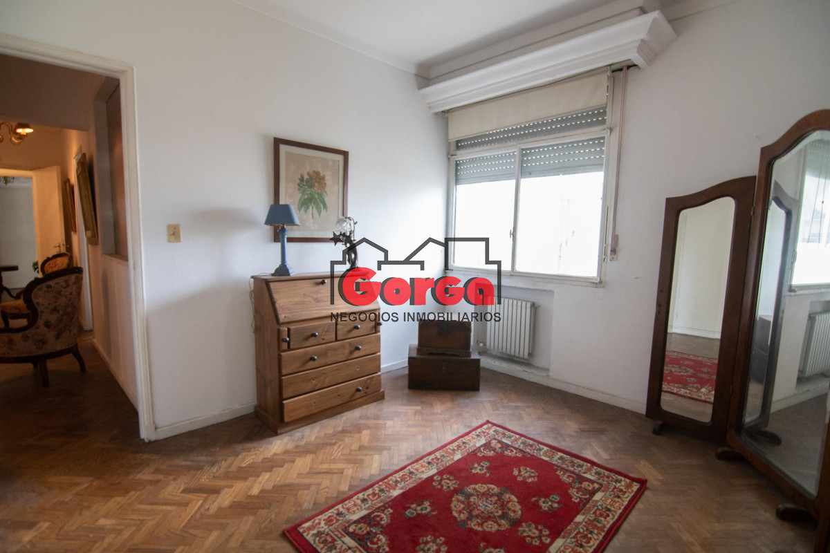 Apartamento ID.393 - Venta Apartamento 3 dorm + servicio Centro Montevideo