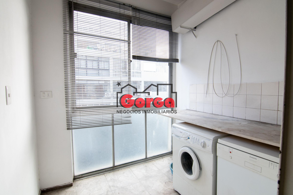 Apartamento ID.393 - Venta Apartamento 3 dorm + servicio Centro Montevideo
