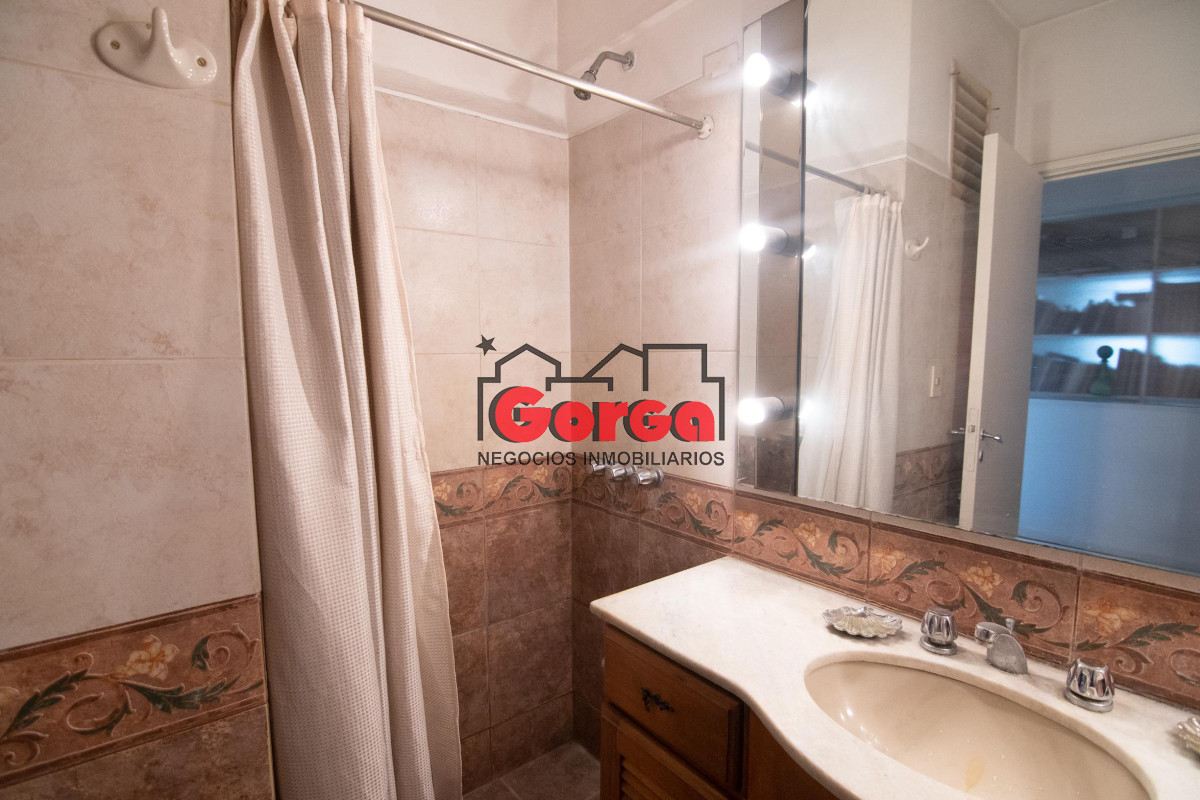 Apartamento ID.393 - Venta Apartamento 3 dorm + servicio Centro Montevideo