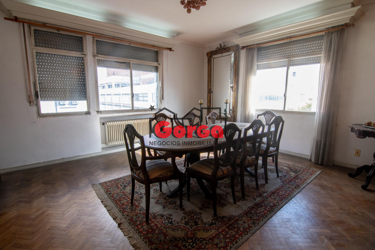 Apartamento ID.393 - Venta Apartamento 3 dorm + servicio Centro Montevideo