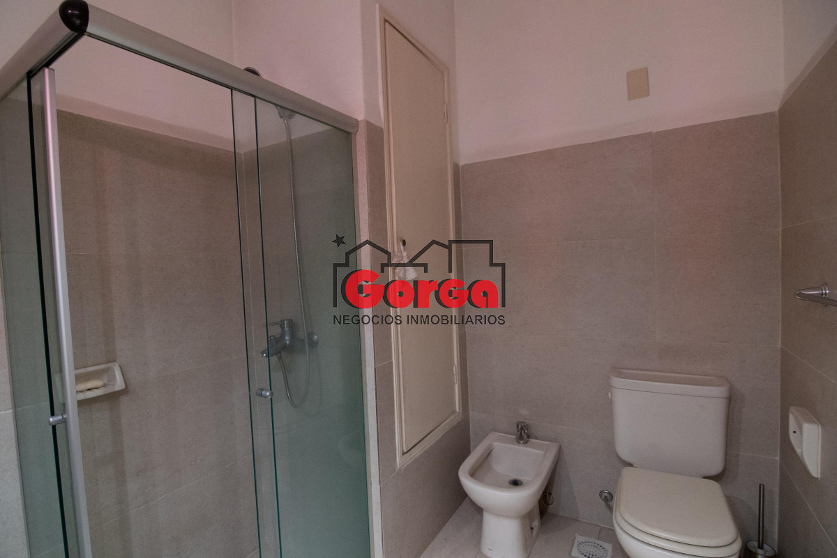 Apartamento ID.393 - Venta Apartamento 3 dorm + servicio Centro Montevideo