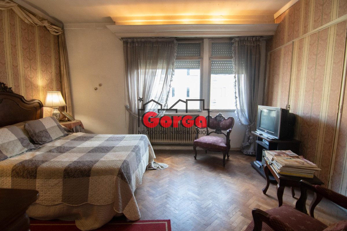 Apartamento ID.393 - Venta Apartamento 3 dorm + servicio Centro Montevideo