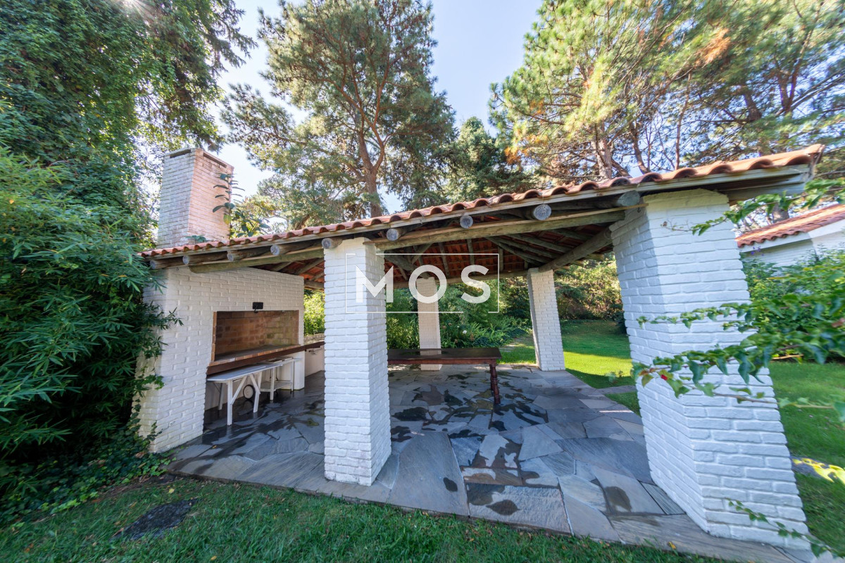 Casa ID.2776 - Venta Casa 4 dormitorios San Rafael Punta del Este