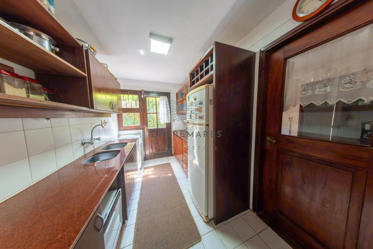 Casa ID.104 - Venta Casa 3 dormitorios mas dependencia Rincón del Indio  Playa Brava Punta del Este Piscina