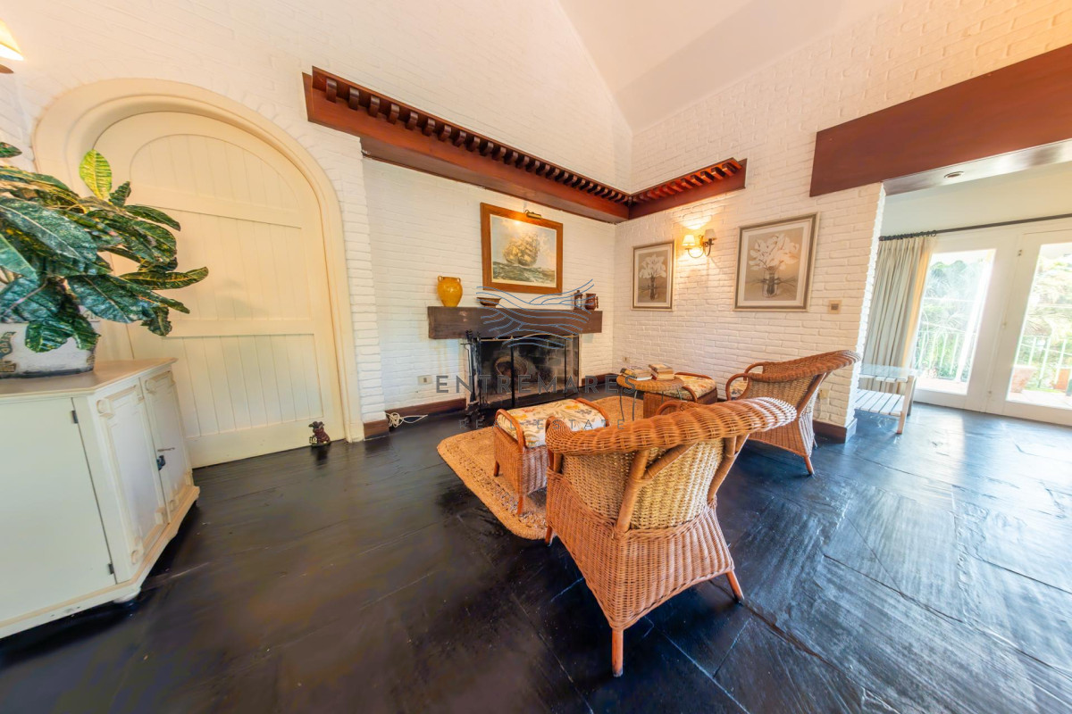 Casa ID.105 - Venta Casa 4 dormitorios San Rafael Punta del Este