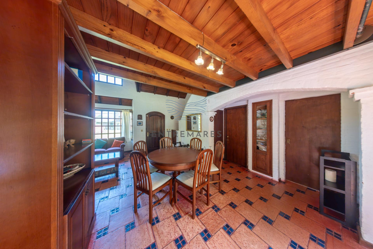 Casa ID.104 - Venta Casa 3 dormitorios mas dependencia Rincón del Indio  Playa Brava Punta del Este Piscina