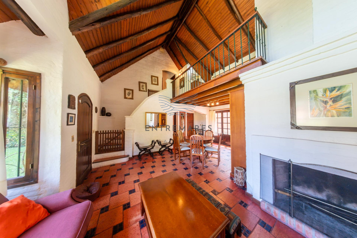 Casa ID.104 - Venta Casa 3 dormitorios mas dependencia Rincón del Indio  Playa Brava Punta del Este Piscina