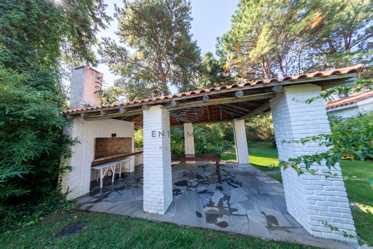 Casa ID.105 - Venta Casa 4 dormitorios San Rafael Punta del Este