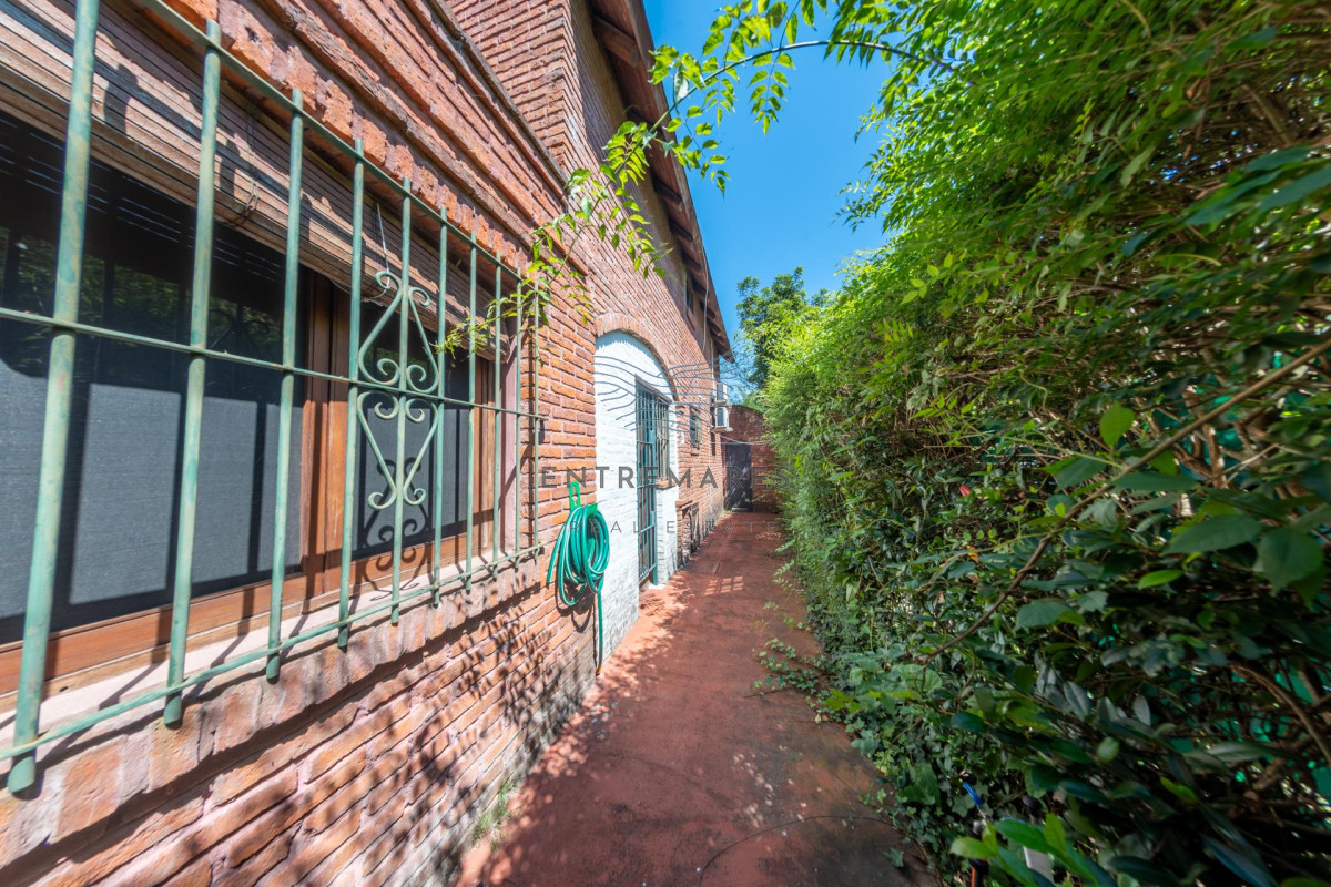 Casa ID.104 - Venta Casa 3 dormitorios mas dependencia Rincón del Indio  Playa Brava Punta del Este Piscina