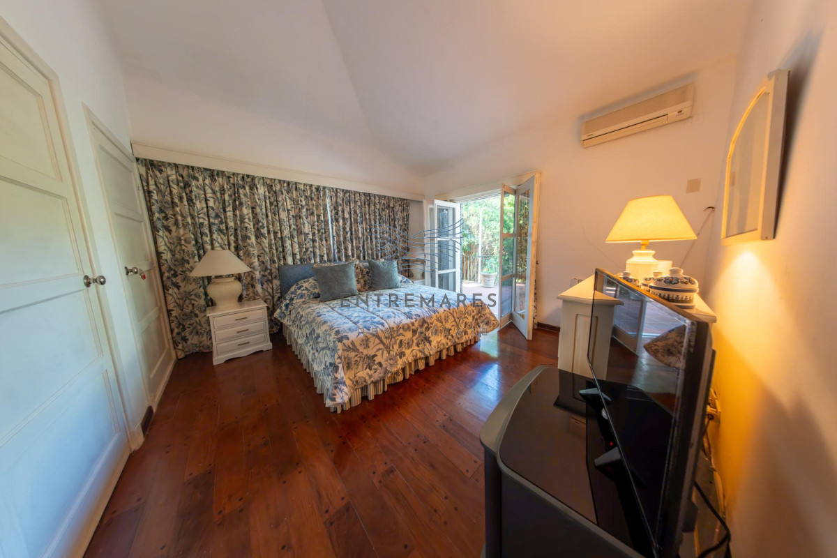Casa ID.105 - Venta Casa 4 dormitorios San Rafael Punta del Este