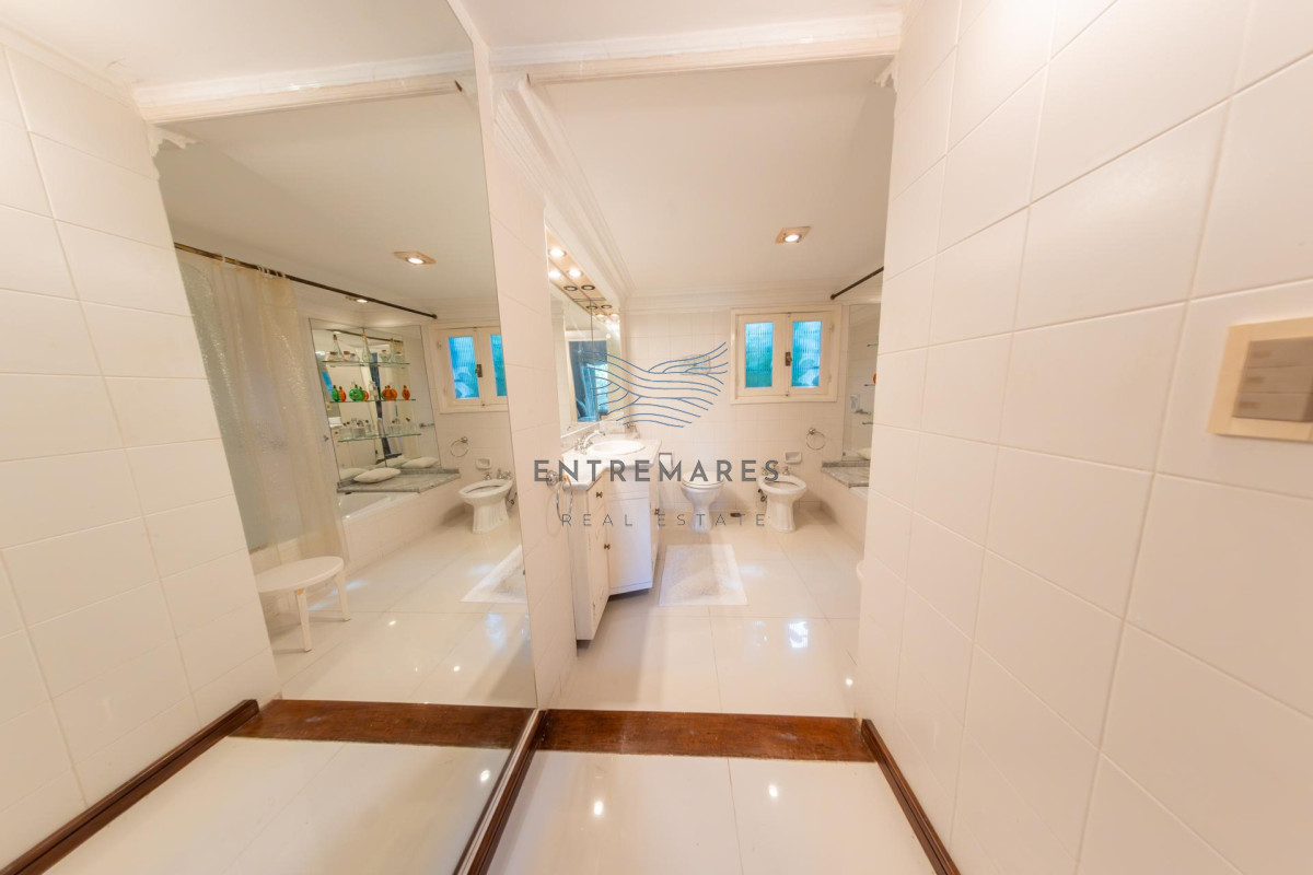 Casa ID.105 - Venta Casa 4 dormitorios San Rafael Punta del Este