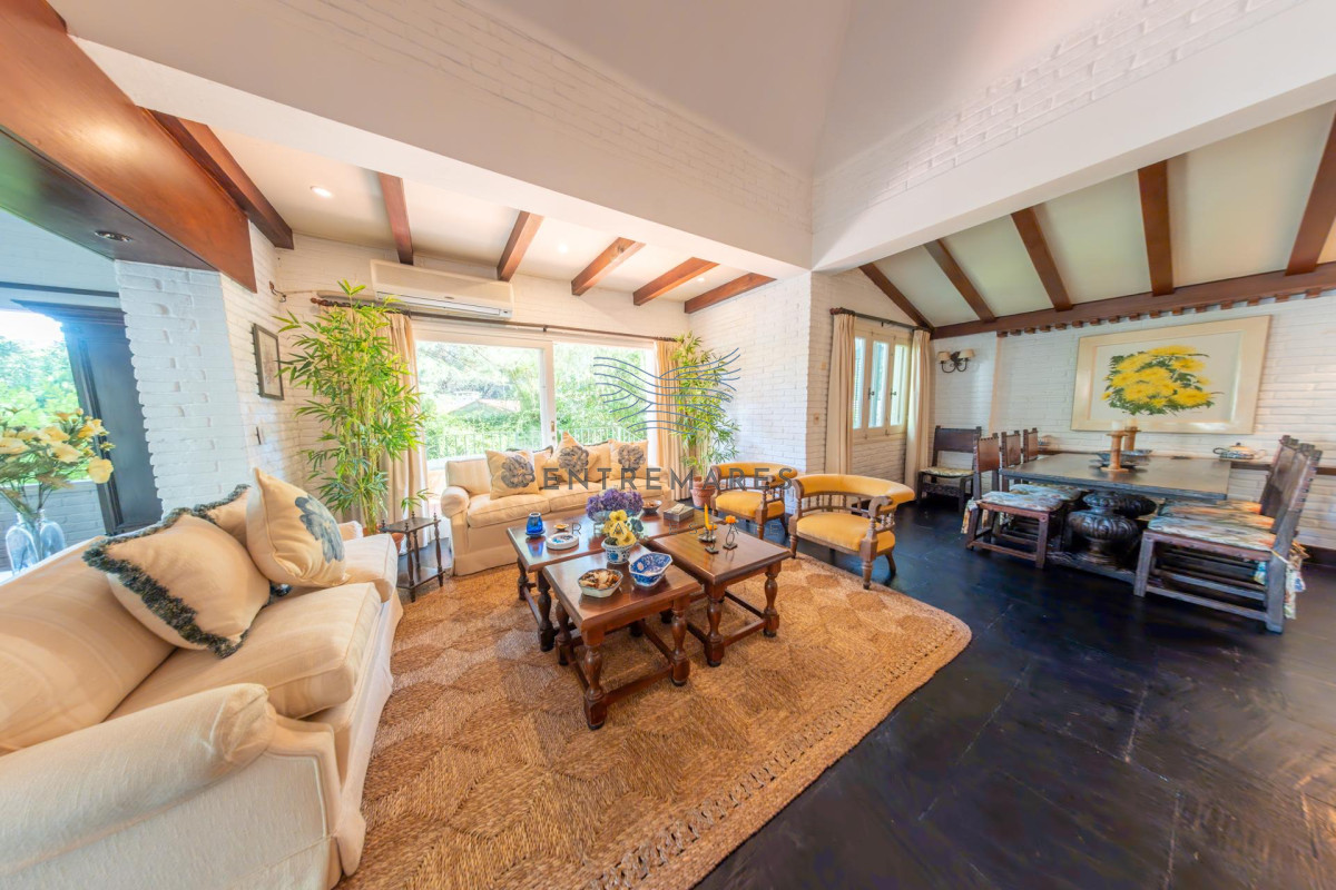 Casa ID.105 - Venta Casa 4 dormitorios San Rafael Punta del Este