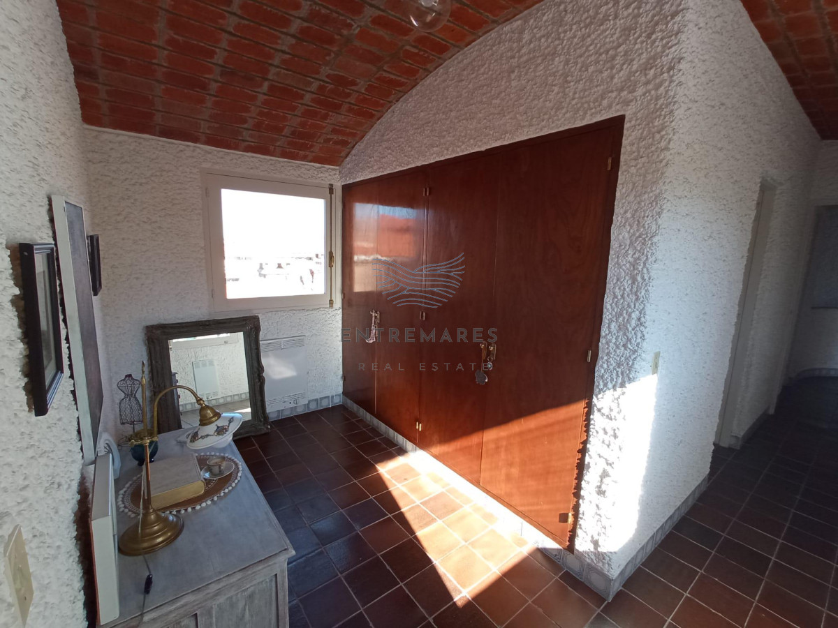 Casa ID.288 - Venta casa 4 dormitorios Península a una cuadra del mar
