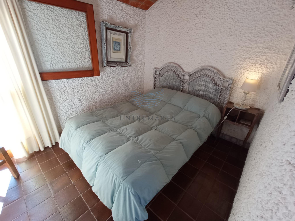 Casa ID.288 - Venta casa 4 dormitorios Península a una cuadra del mar