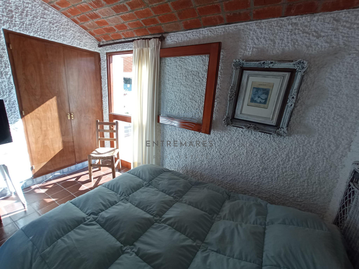 Casa ID.288 - Venta casa 4 dormitorios Península a una cuadra del mar