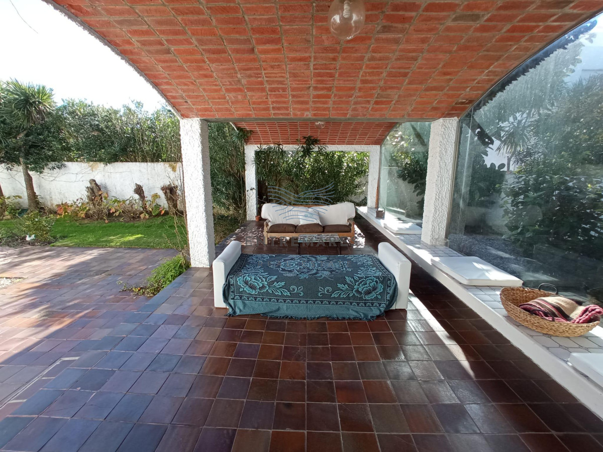 Casa ID.288 - Venta casa 4 dormitorios Península a una cuadra del mar