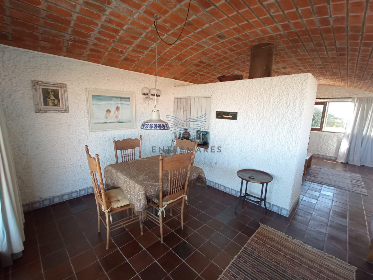 Casa ID.288 - Venta casa 4 dormitorios Península a una cuadra del mar