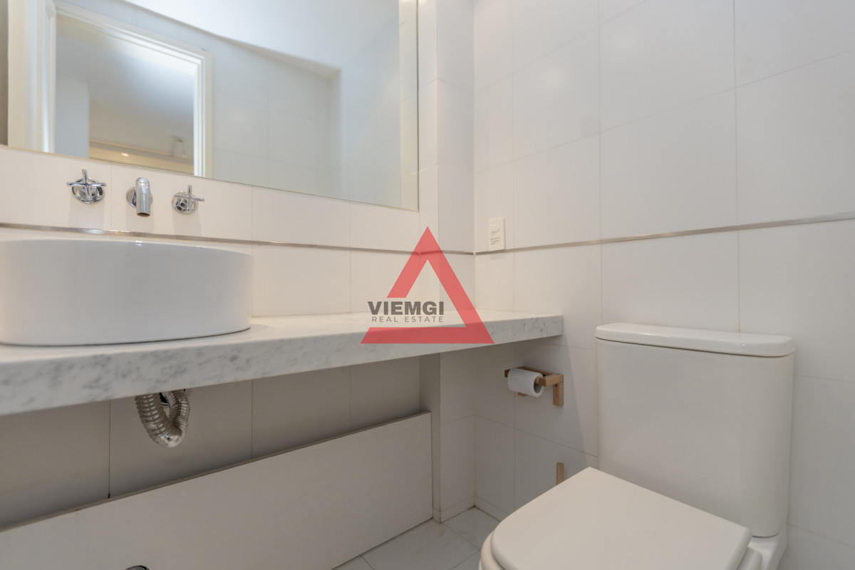 Local Comercial ID.257 - Alquiler local esquinero premium en Calle 20 Punta del Este