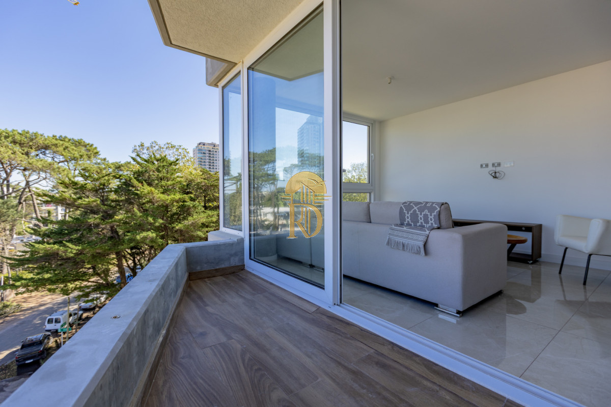 Apartamento en venta a estrenar en Aidy Grill, tres dormitorios y dos baños -id-787