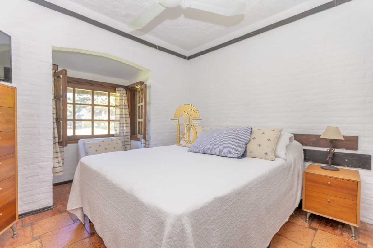 Casa en venta - 4 dorm. - Pinares - Cerca del mar! -id-526-6