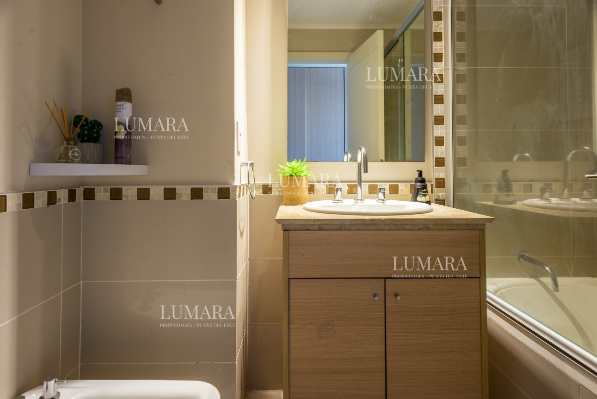 Apartamento ID.1015 - Venta Apartamento 3 dormitorios y dependencia en Ocean Drive Punta del Este