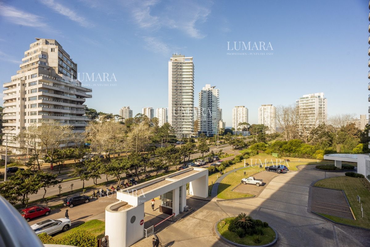 Apartamento ID.1015 - Venta Apartamento 3 dormitorios y dependencia en Ocean Drive Punta del Este