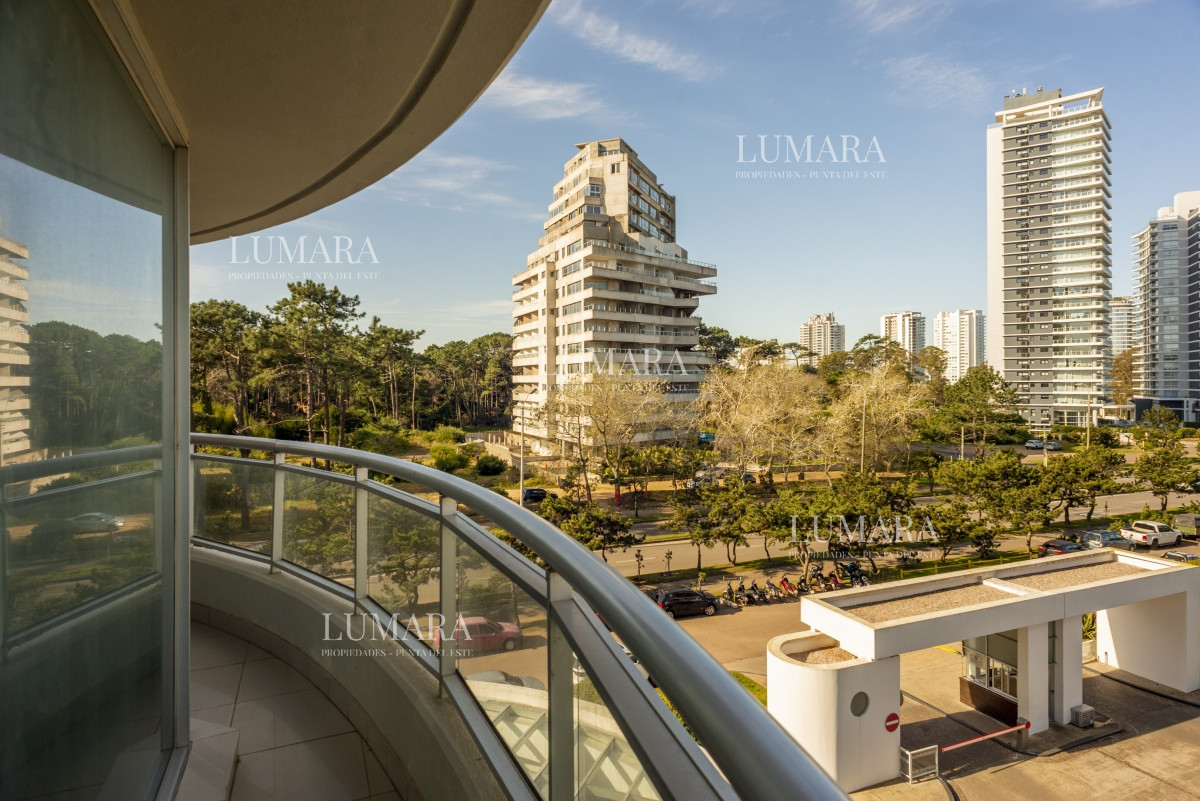 Apartamento ID.1015 - Venta Apartamento 3 dormitorios y dependencia en Ocean Drive Punta del Este