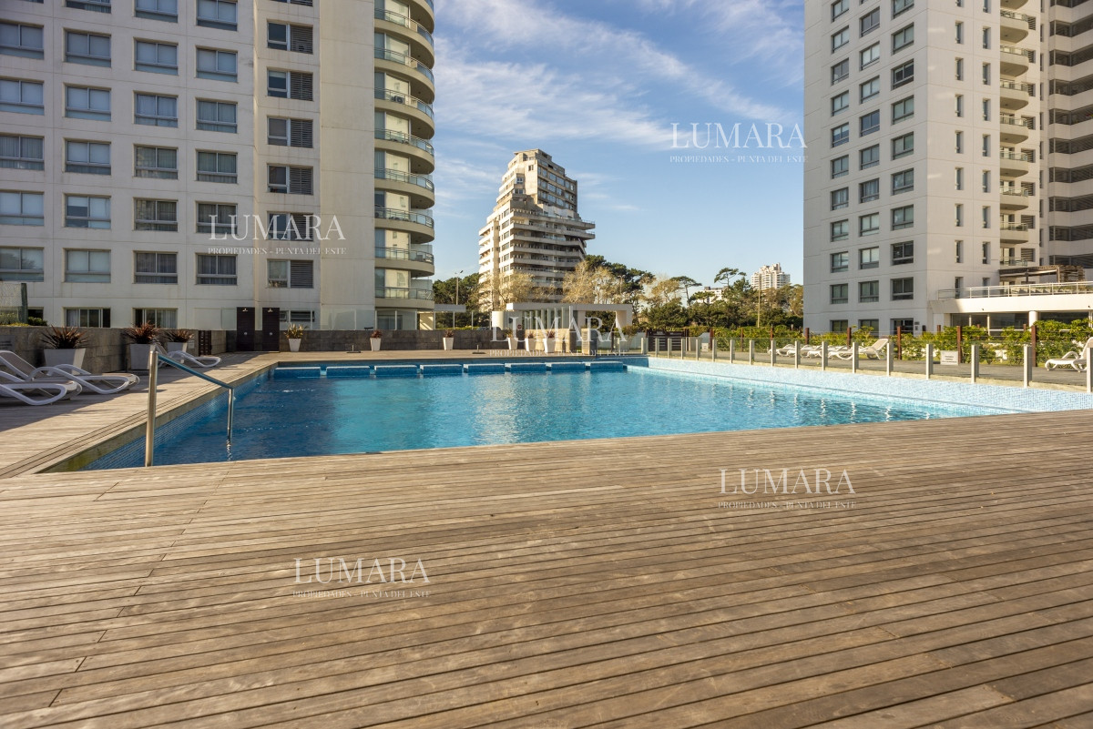 Apartamento ID.1015 - Venta Apartamento 3 dormitorios y dependencia en Ocean Drive Punta del Este