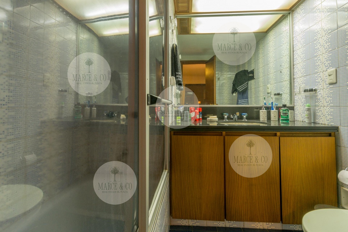 Apartamento ID.242 - Venta Apartamento de 3 dormitorios  Península Punta del Este