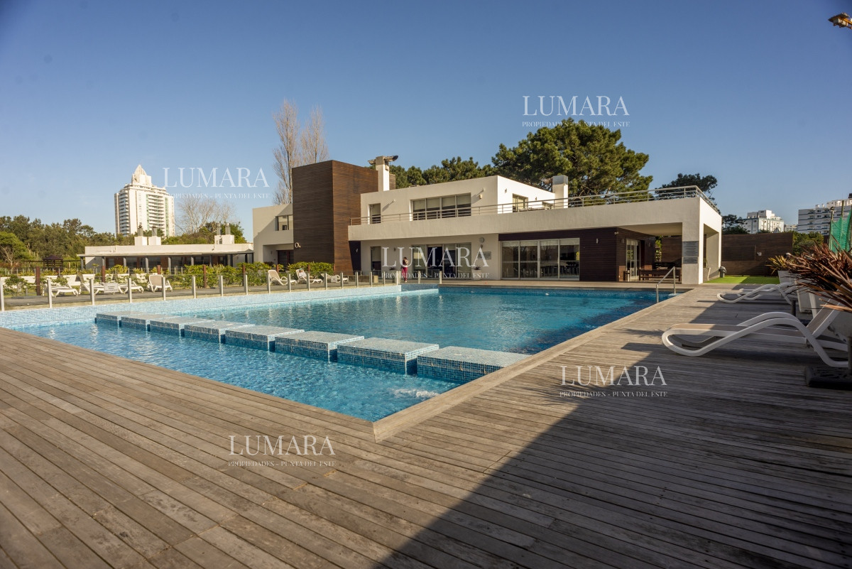 Apartamento ID.1015 - Venta Apartamento 3 dormitorios y dependencia en Ocean Drive Punta del Este