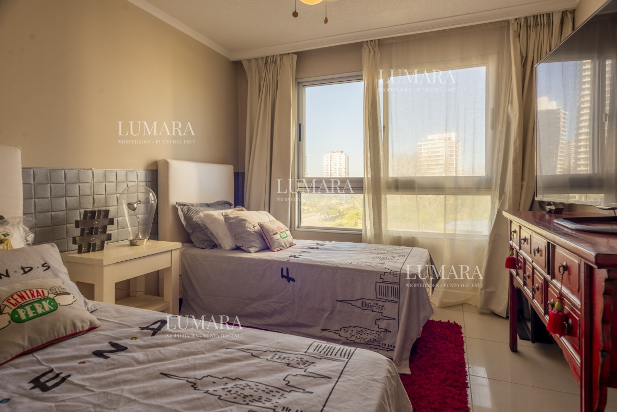 Apartamento ID.1015 - Venta Apartamento 3 dormitorios y dependencia en Ocean Drive Punta del Este