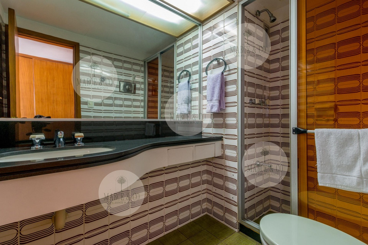 Apartamento ID.242 - Venta Apartamento de 3 dormitorios  Península Punta del Este