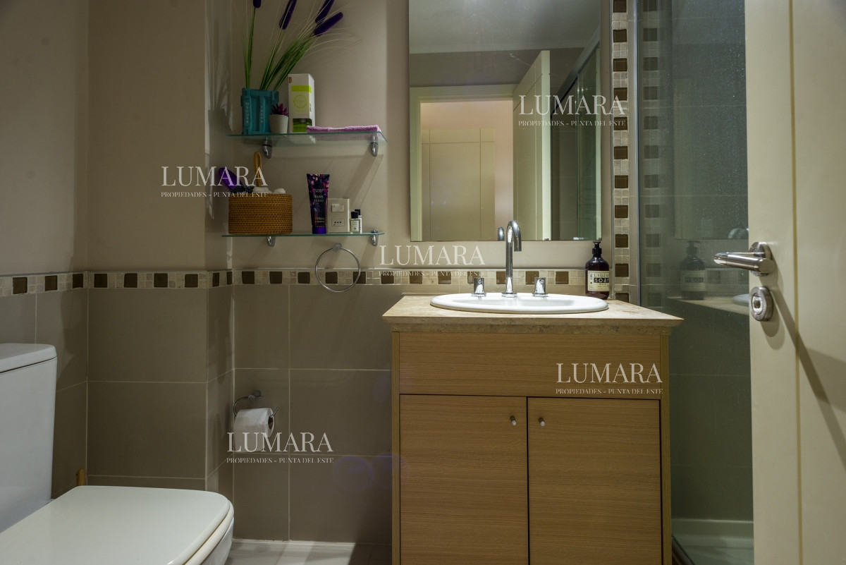 Apartamento ID.1015 - Venta Apartamento 3 dormitorios y dependencia en Ocean Drive Punta del Este