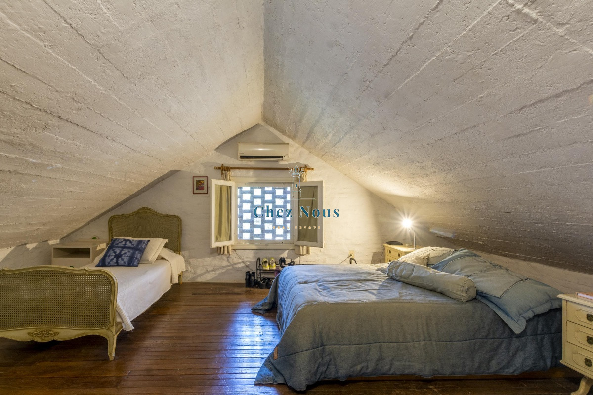 Casa ID.808 - Venta Casa 8 dormitorios Playa Mansa Punta del Este