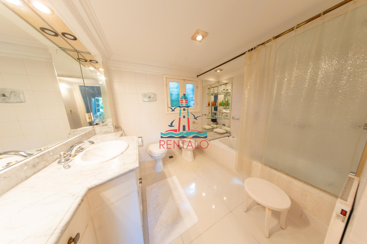 Casa ID.120 - Venta Casa 4 dormitorios San Rafael Punta del Este