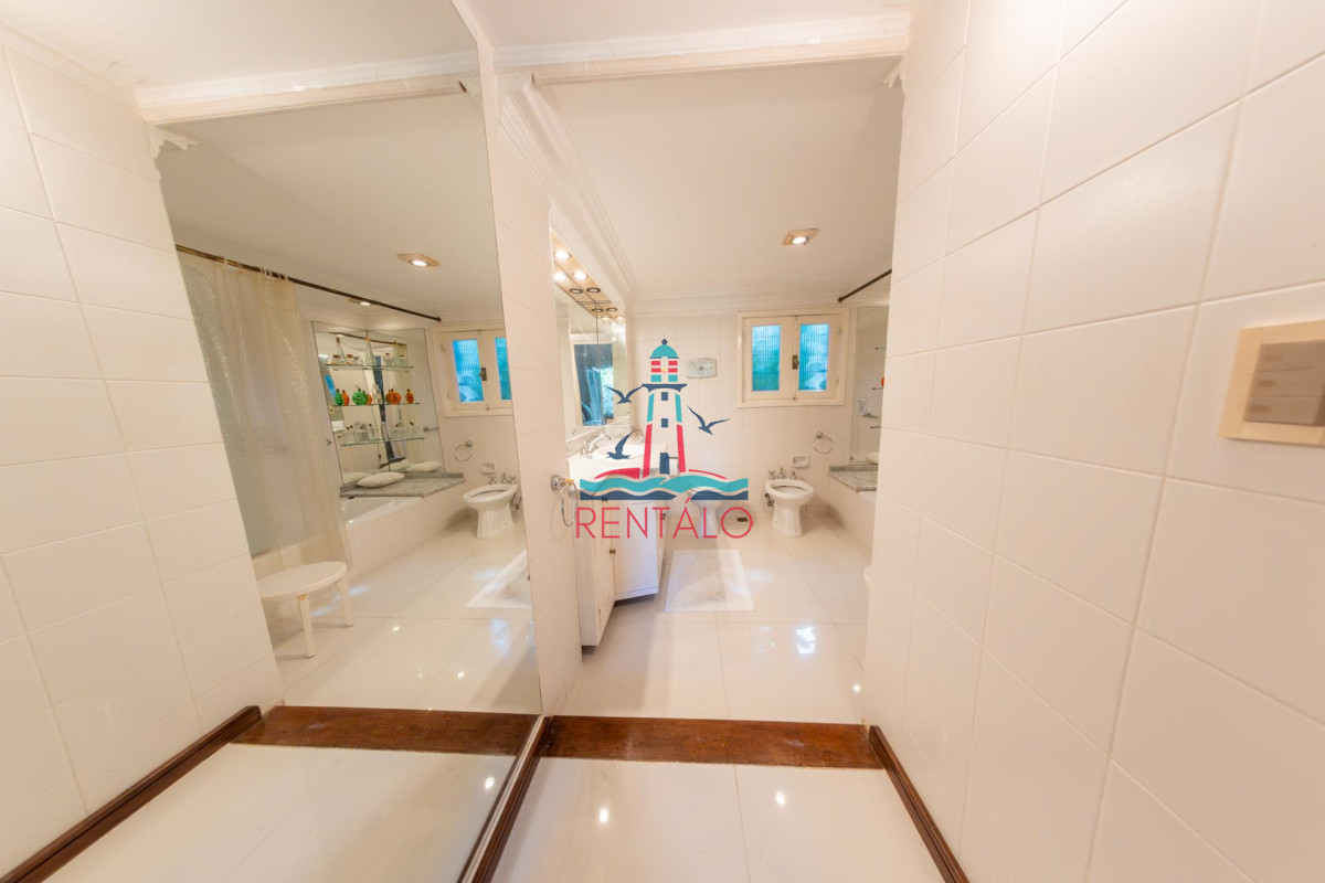 Casa ID.120 - Venta Casa 4 dormitorios San Rafael Punta del Este