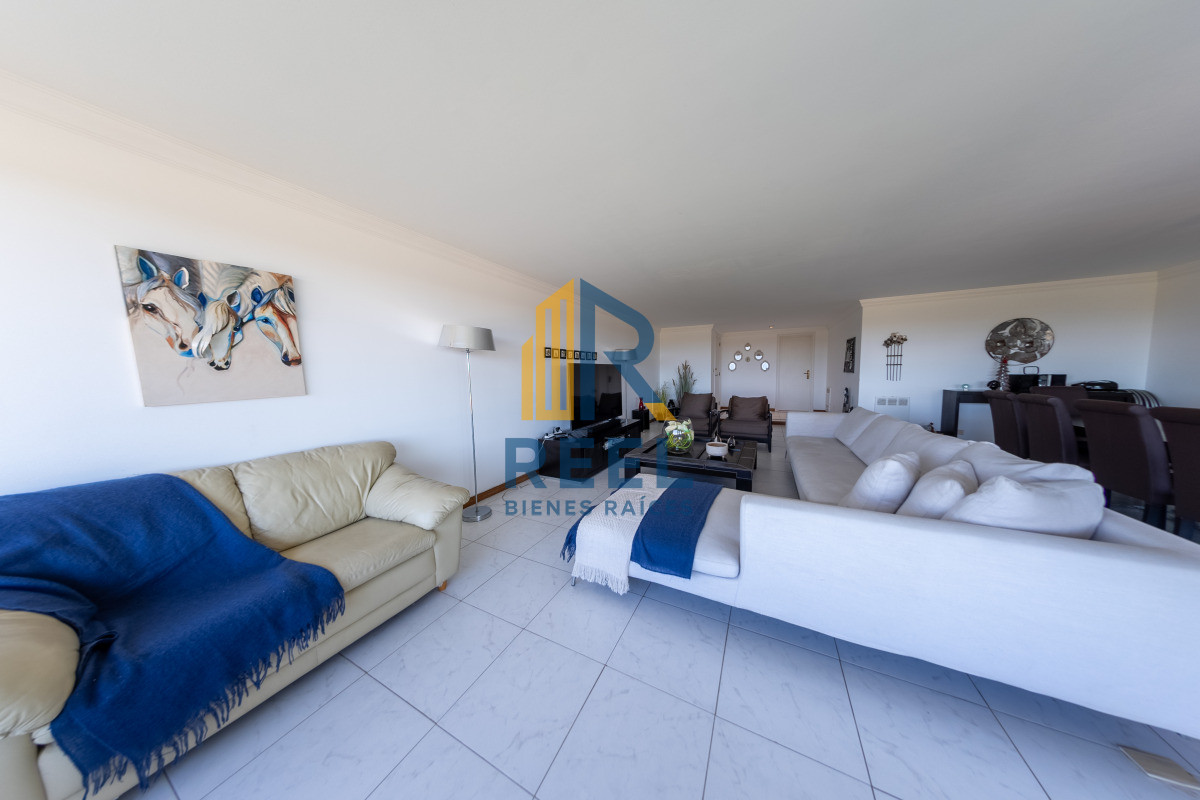 Apartamento ID.192 - Apartamento Dúplex Frente al Mar 266m2 en Rincón del Indio 