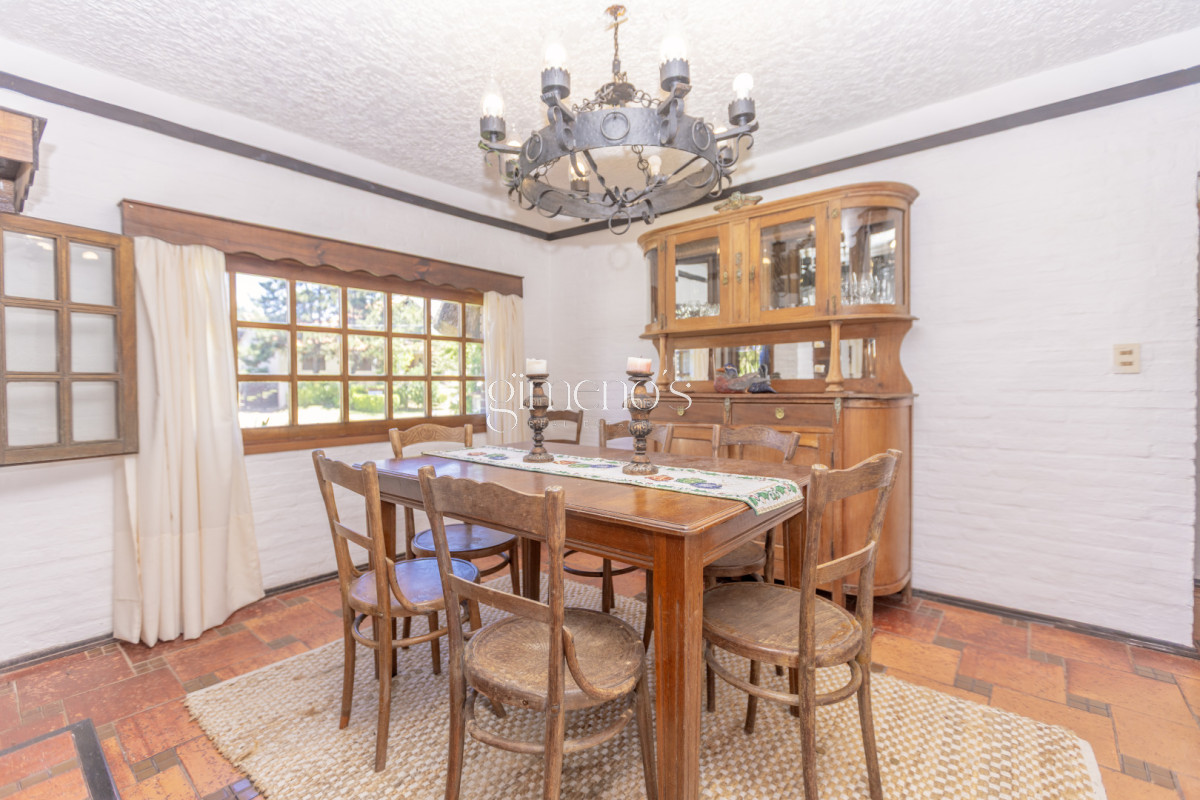 Casa ID.935 - Casa en venta - 4 dorm. - Pinares - Cerca del mar!